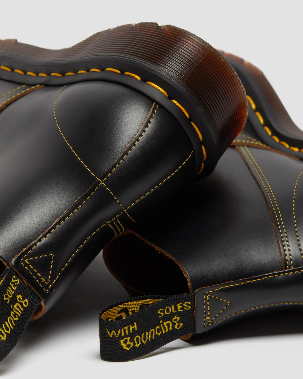 Botines Church Yellow Stitch Vintage en piel Dr. Martens - vista de detalle 3