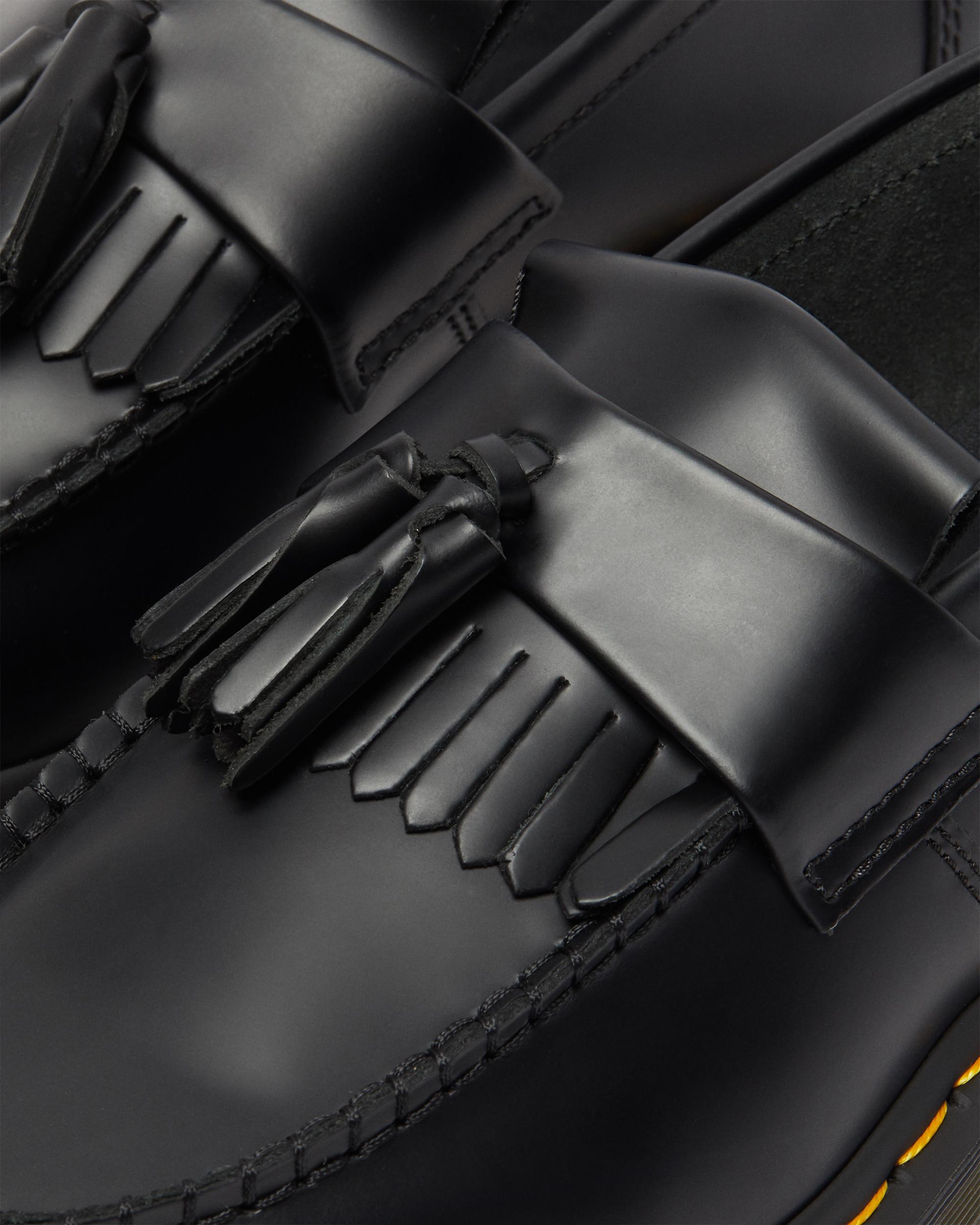 Mocasines Adrian Yellow Stitch de piel Smooth con borla Dr. Martens - vista trasera