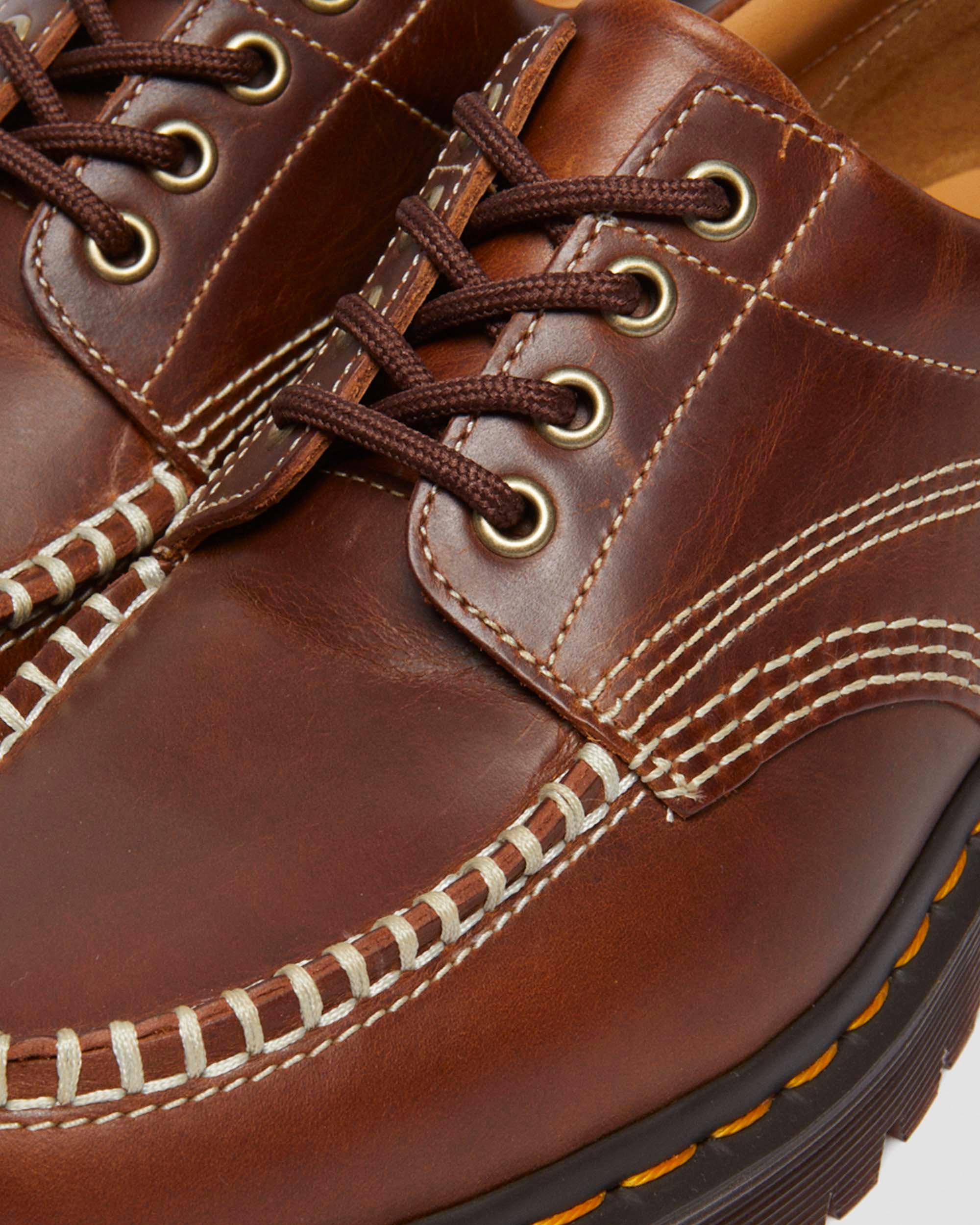 Zapatos Lowell Moc Toe de piel Dr. Martens - vista trasera