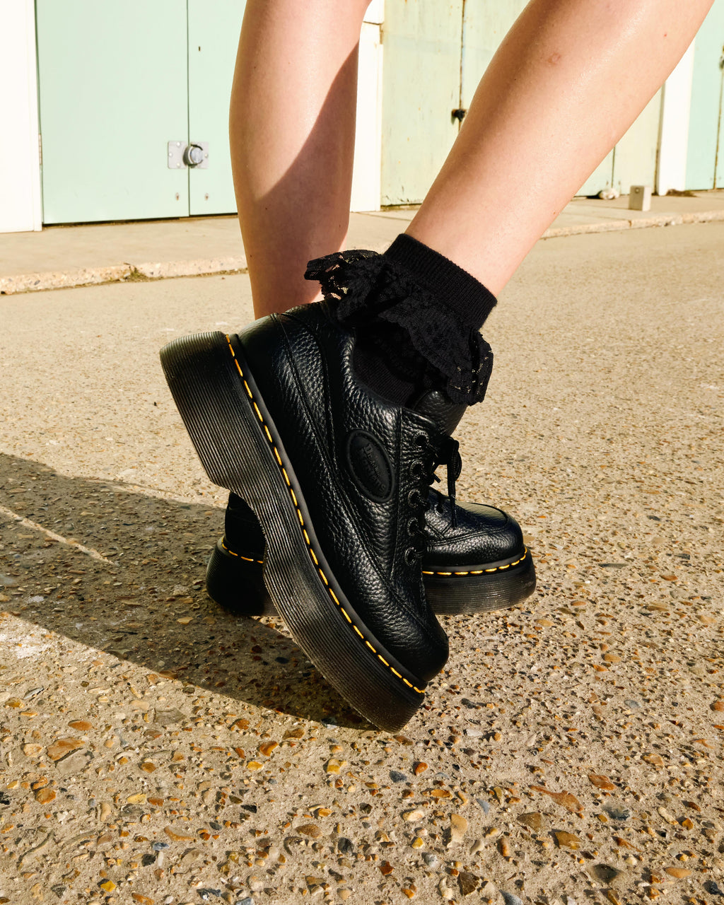 Zapatos Buzz de piel Milled Nappa con 5 ojales Dr. Martens - vista de detalle 2