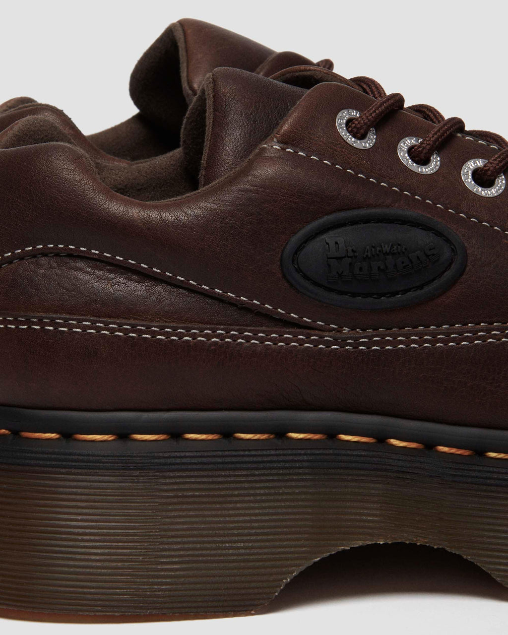 Zapatos Buzz de piel Grizzly con 5 ojales Dr. Martens - vista trasera